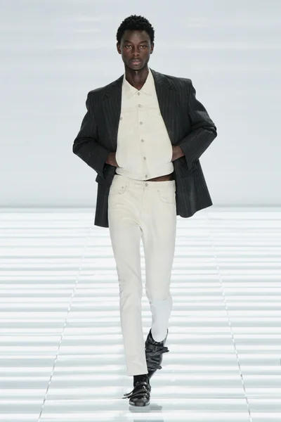 Look 3